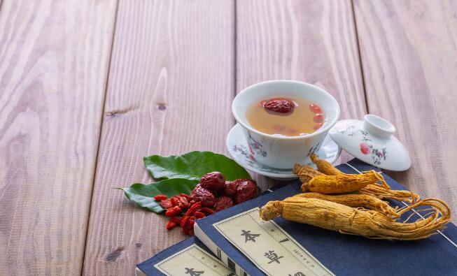 香蕉和冰糖一起煮能治便秘吗-香蕉加冰糖有哪些功效网-分享香蕉加冰糖有哪些功效和作用，香蕉加冰糖功效与作用知识库